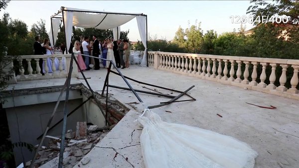 Effondrement d'une terrasse lors d'un mariage dans le Cantal : causes et prévention